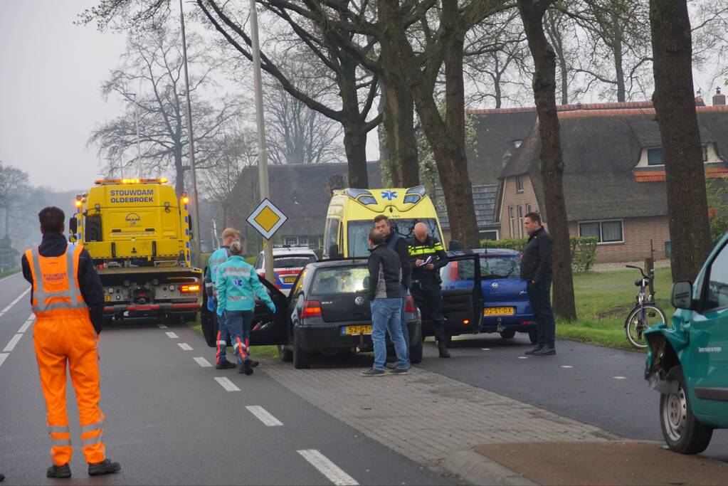 Gewonde en veel schade bij kop-staart botsing