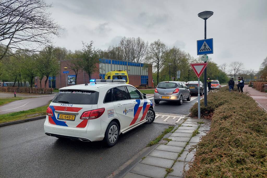 Fietsster aangereden door personenauto