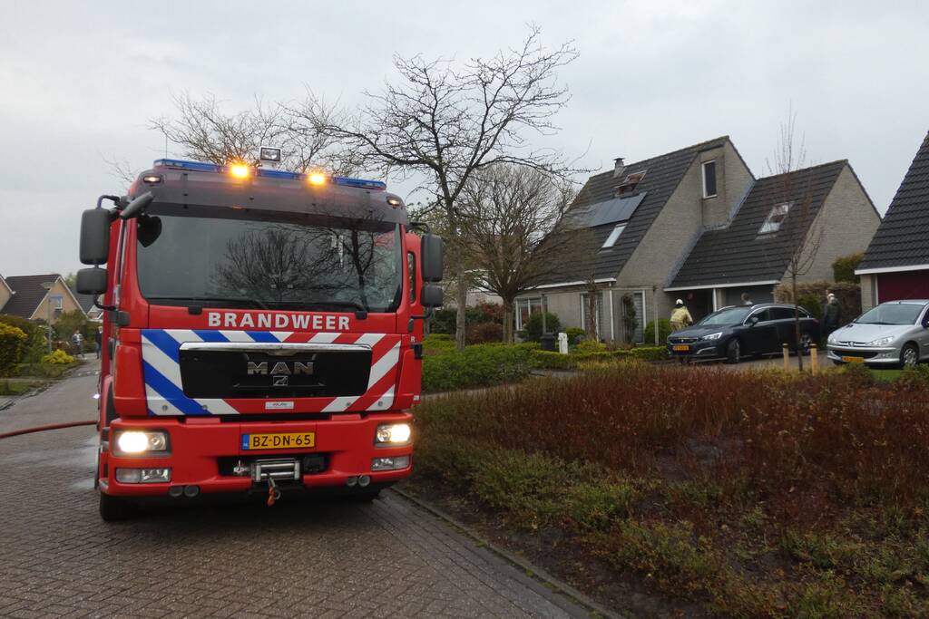 Brand in schoorsteen van woning