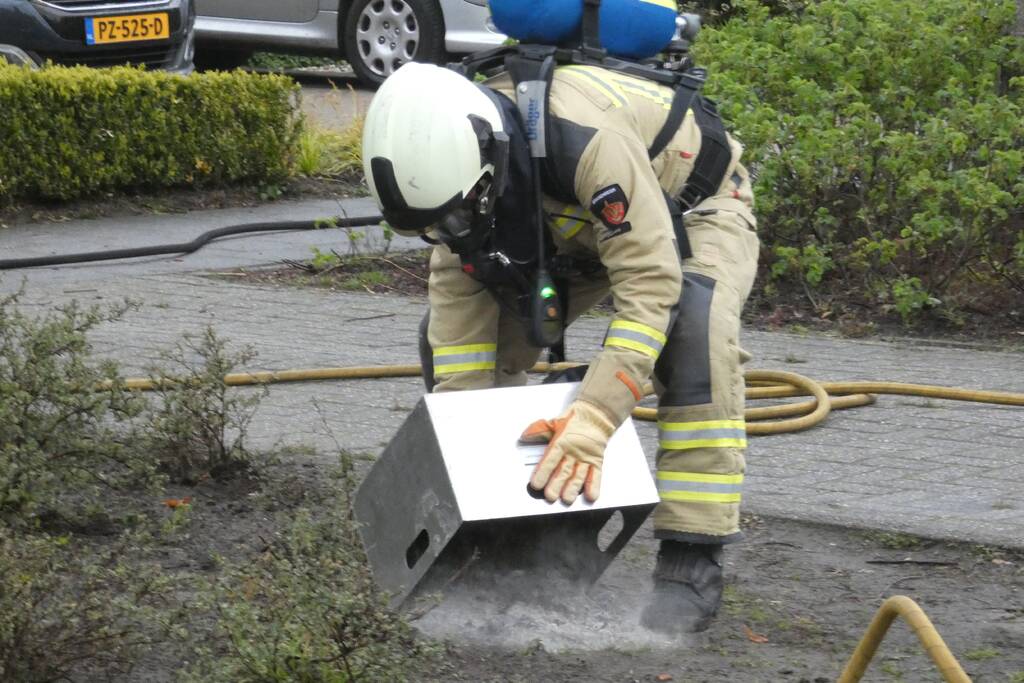 Brand in schoorsteen van woning