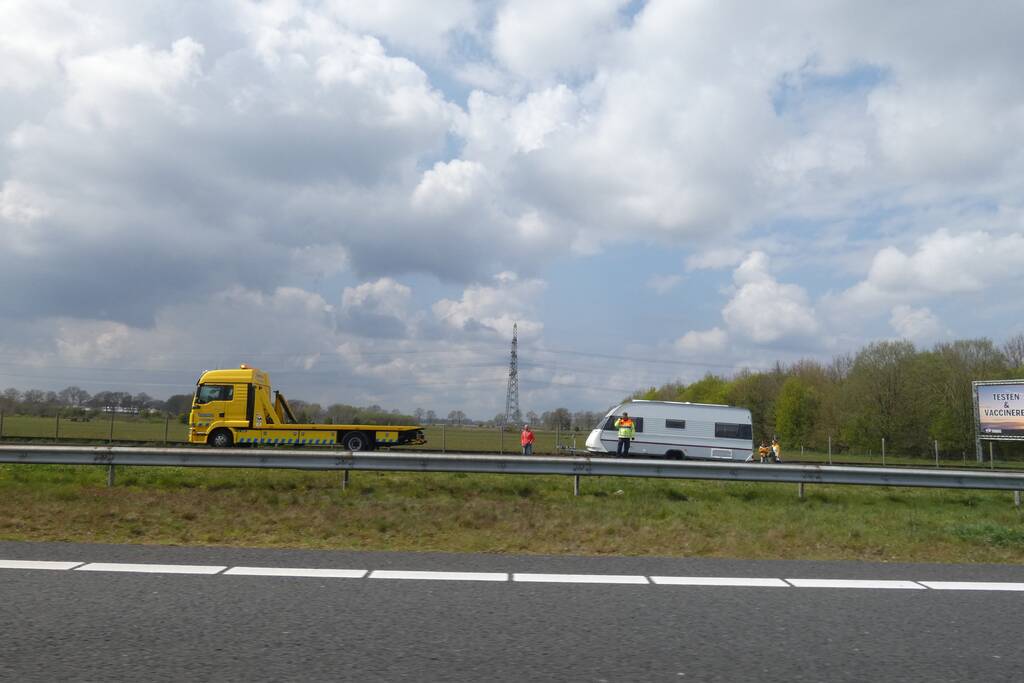 Caravan schiet los van voertuig