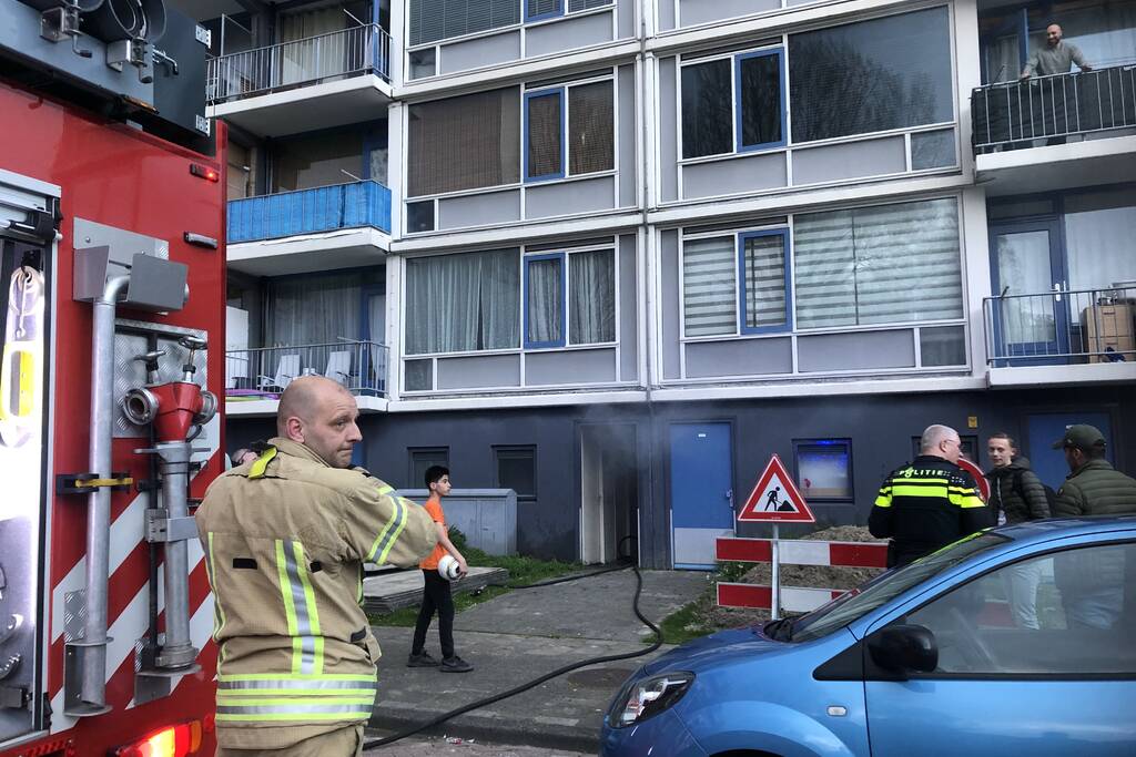 Veel rook bij brand in kelderbox