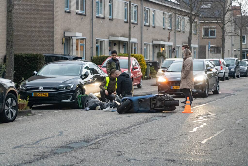 Scooterrijder gewond bij verkeersongeval