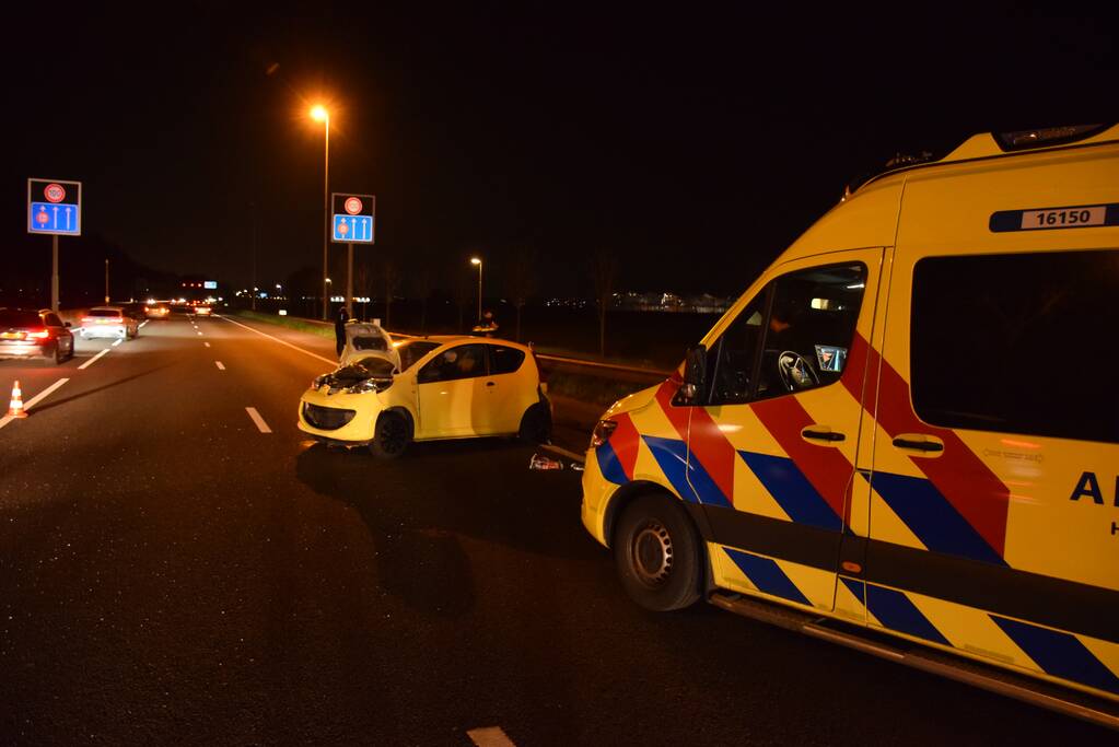 Bestuurder verliest macht over stuur