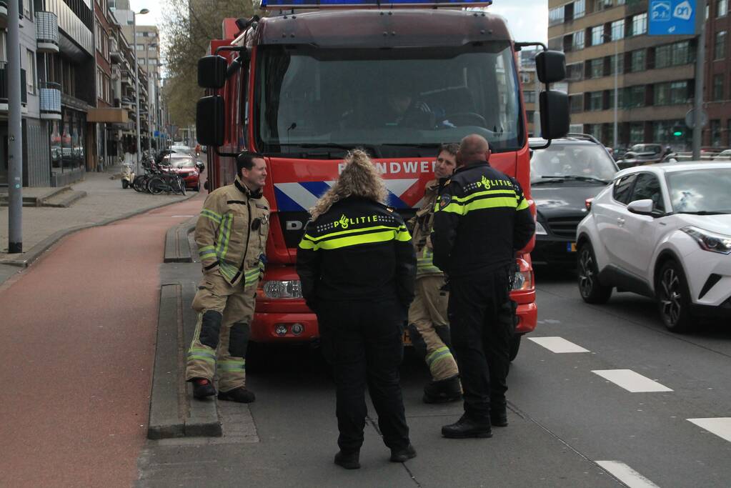 Afzetting door betonbrokken van balkon
