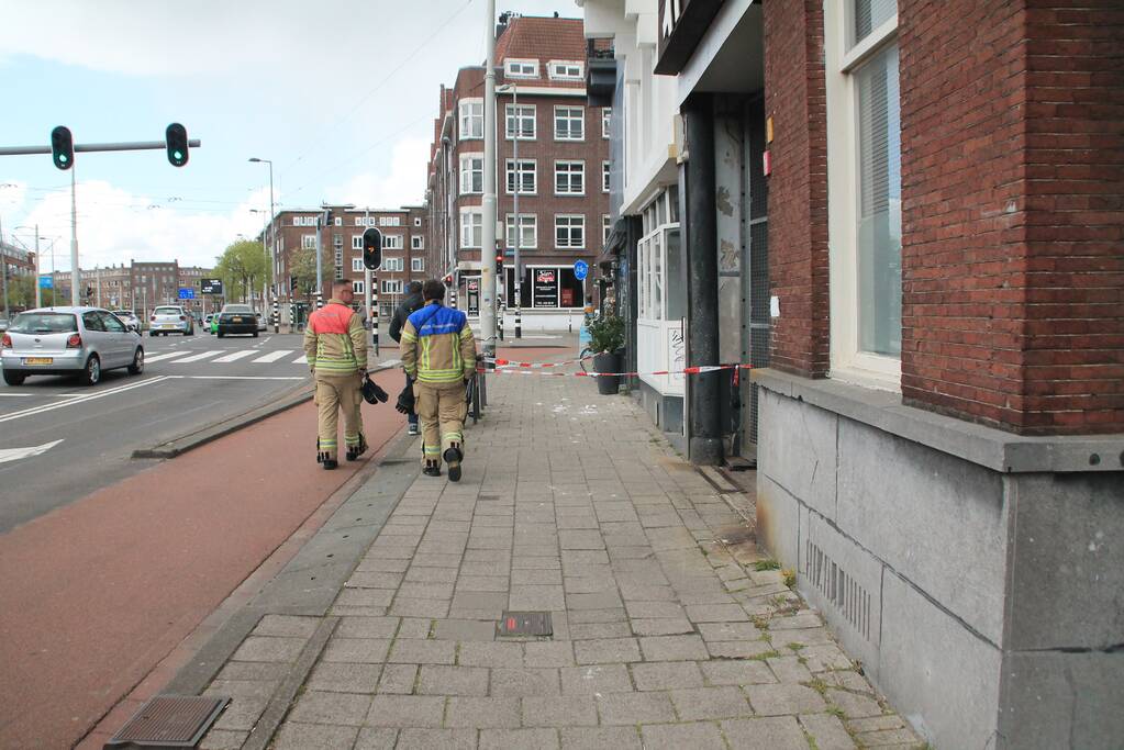Afzetting door betonbrokken van balkon