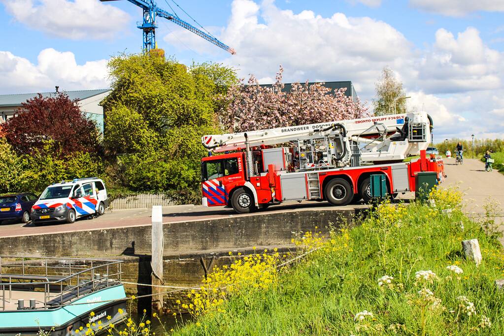 Brand in schoorsteen van woning bij haven