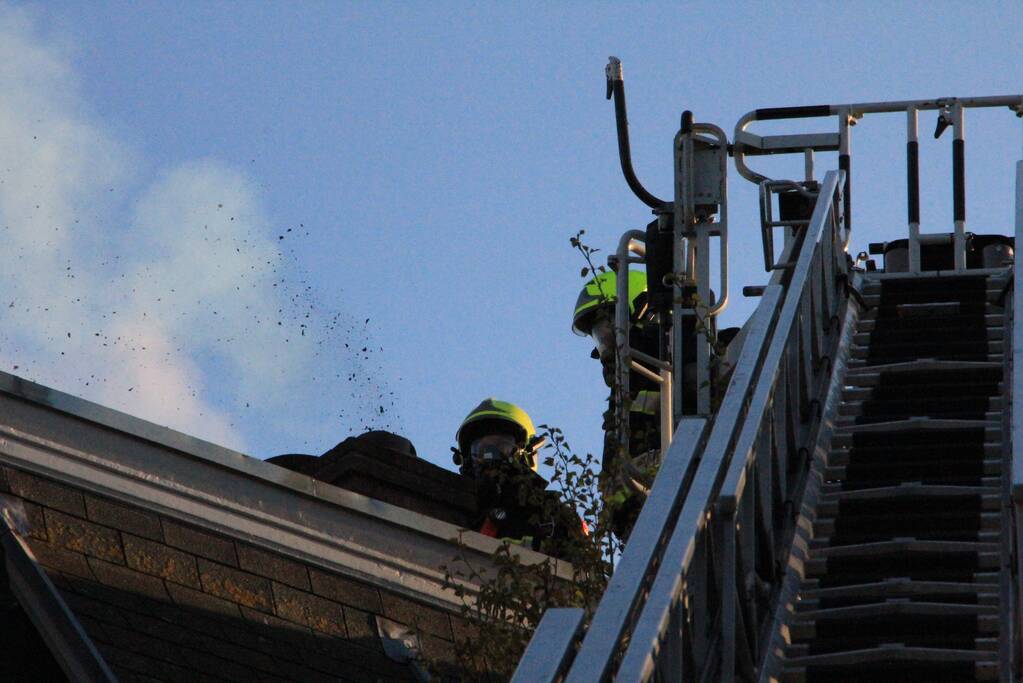 Schoorsteenbrand snel onder controle