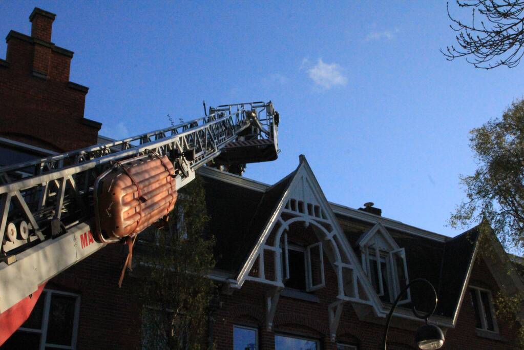 Schoorsteenbrand snel onder controle