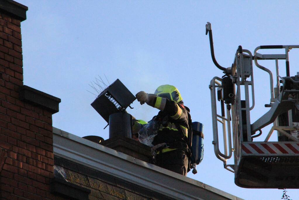 Schoorsteenbrand snel onder controle