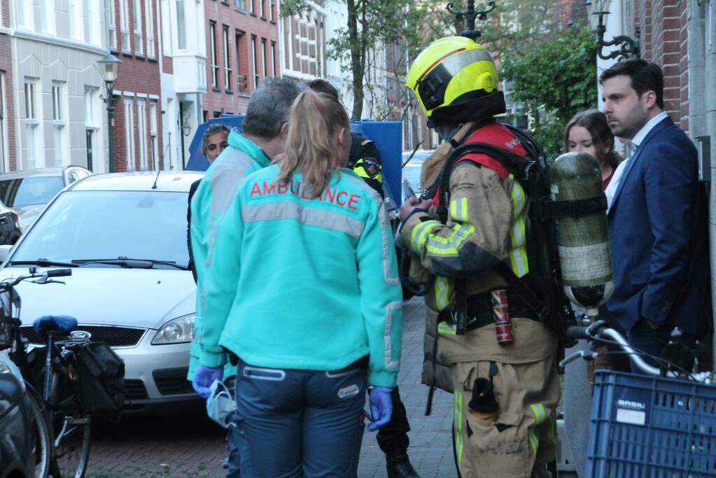 Grote brand in schoorsteen van woning