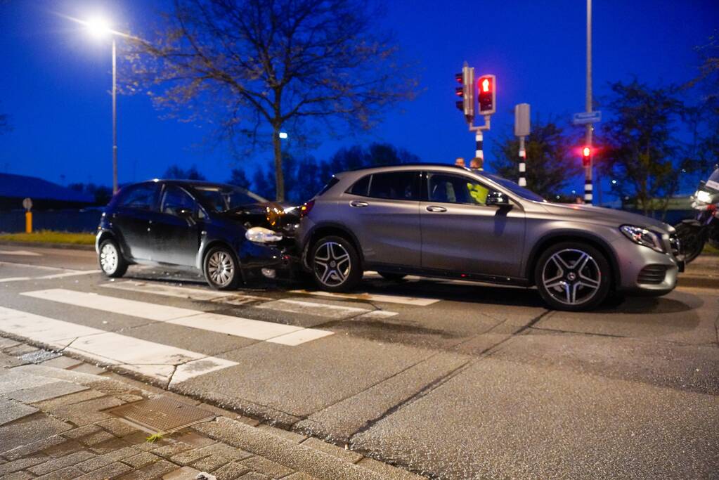 Veel schade bij kop-staartbotsing