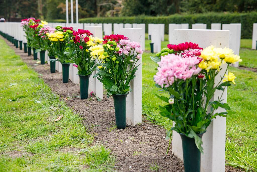 Bloemlegging Sovjet Ereveld