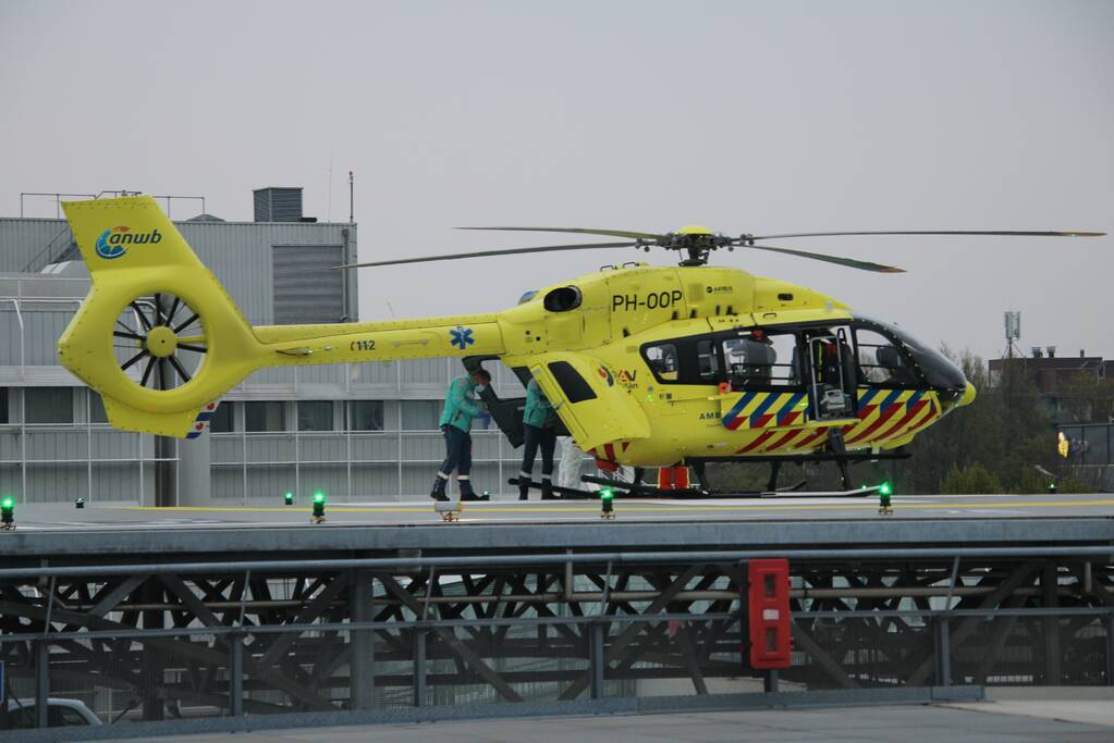 Coronahelikopter vervoert patiënt naar Medisch Centrum