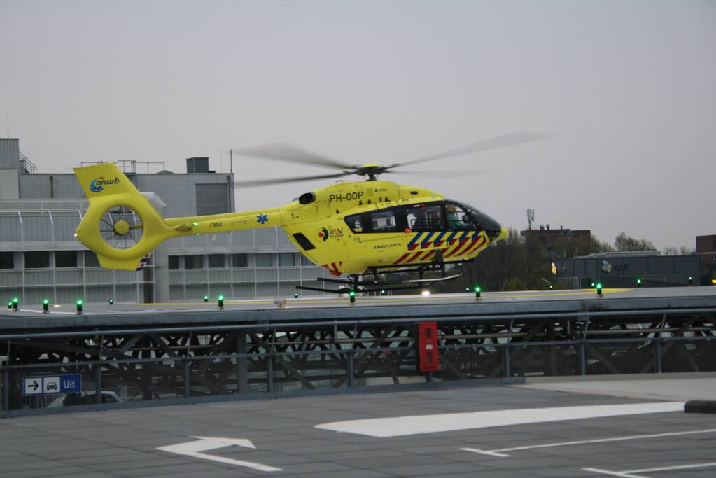 Coronahelikopter vervoert patiënt naar Medisch Centrum