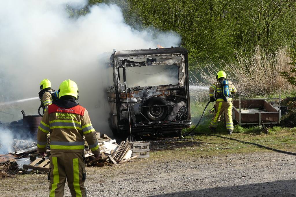 Caravan volledig uitgebrand