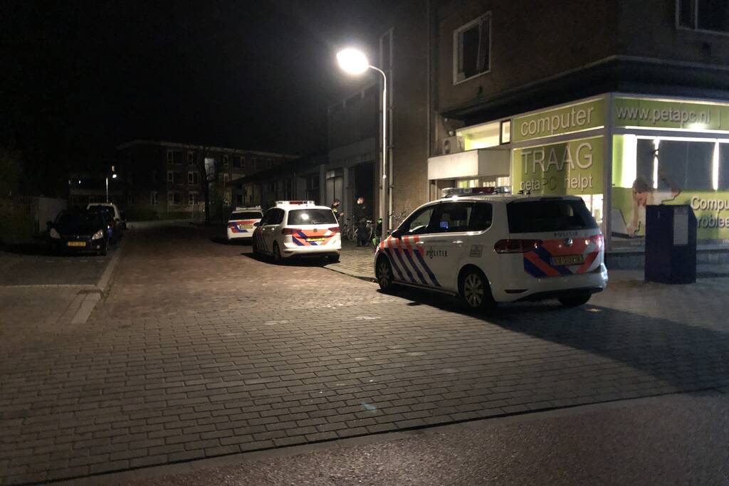 Gewonde bij mogelijk steekpartij in woning