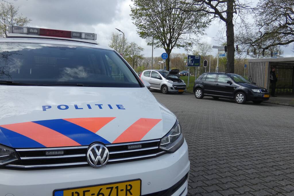 Automobilist raakt gewond bij kop-staartbotsing