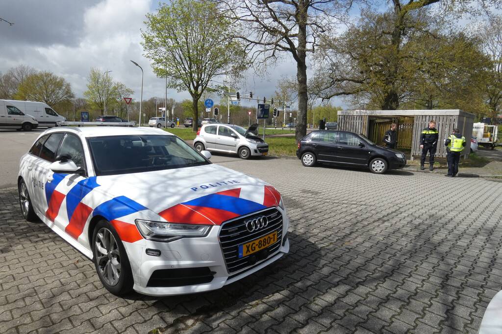 Automobilist raakt gewond bij kop-staartbotsing