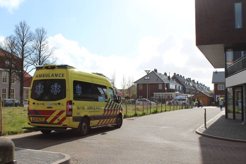 Persoon nagekeken na keukenbrand