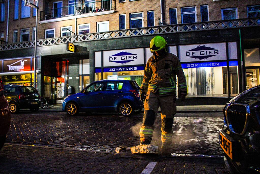 Uitslaande brand in portiekwoning
