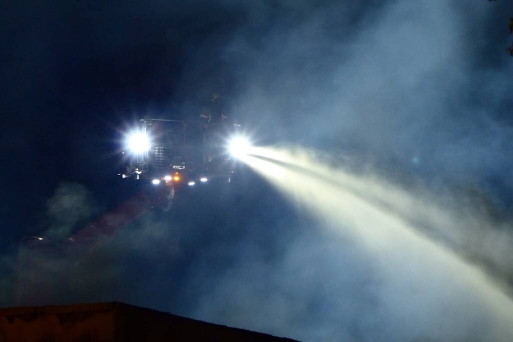 Zeer grote brand in leegstaand pand