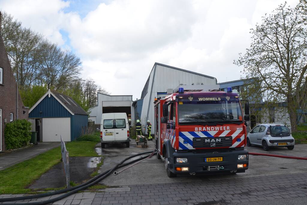 Veel rook in loods bij Kooistra Interieurbouw