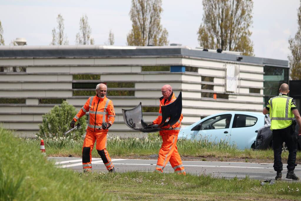 Flinke schade bij ongeval op kruising