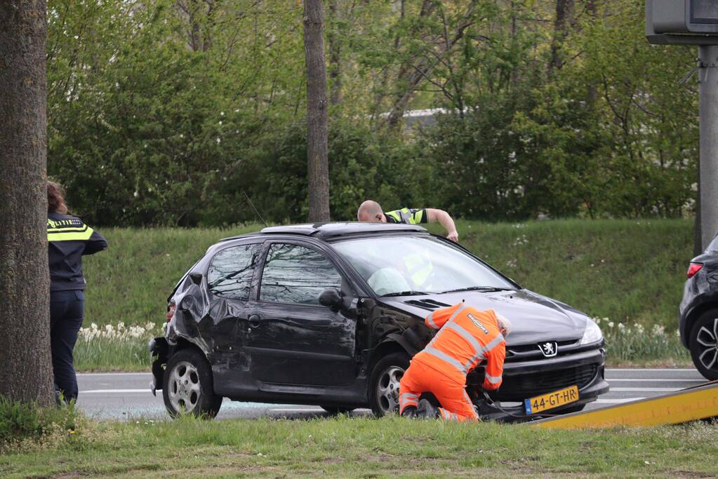 Flinke schade bij ongeval op kruising