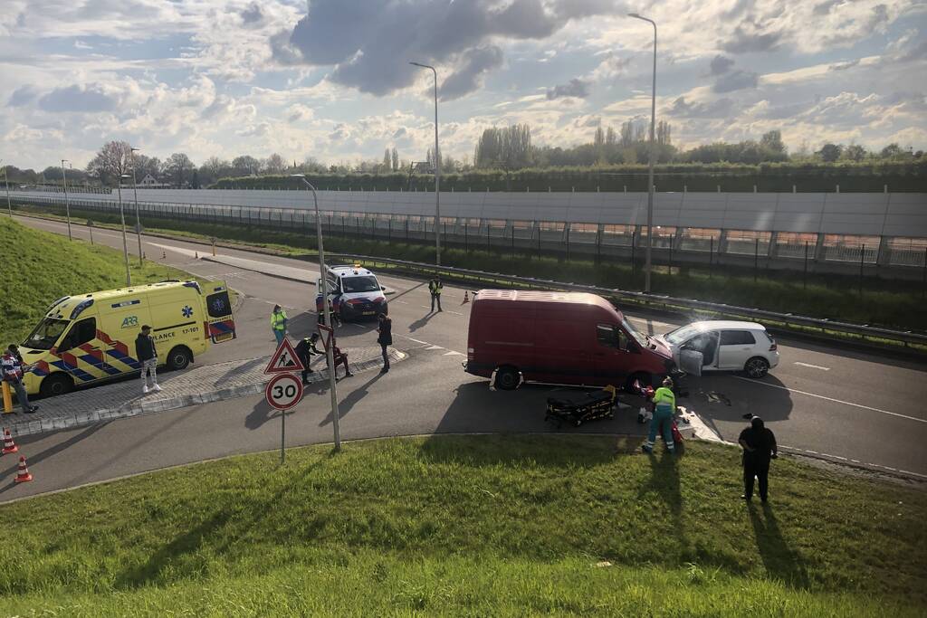 Gewonden bij ongeval met bestelbus