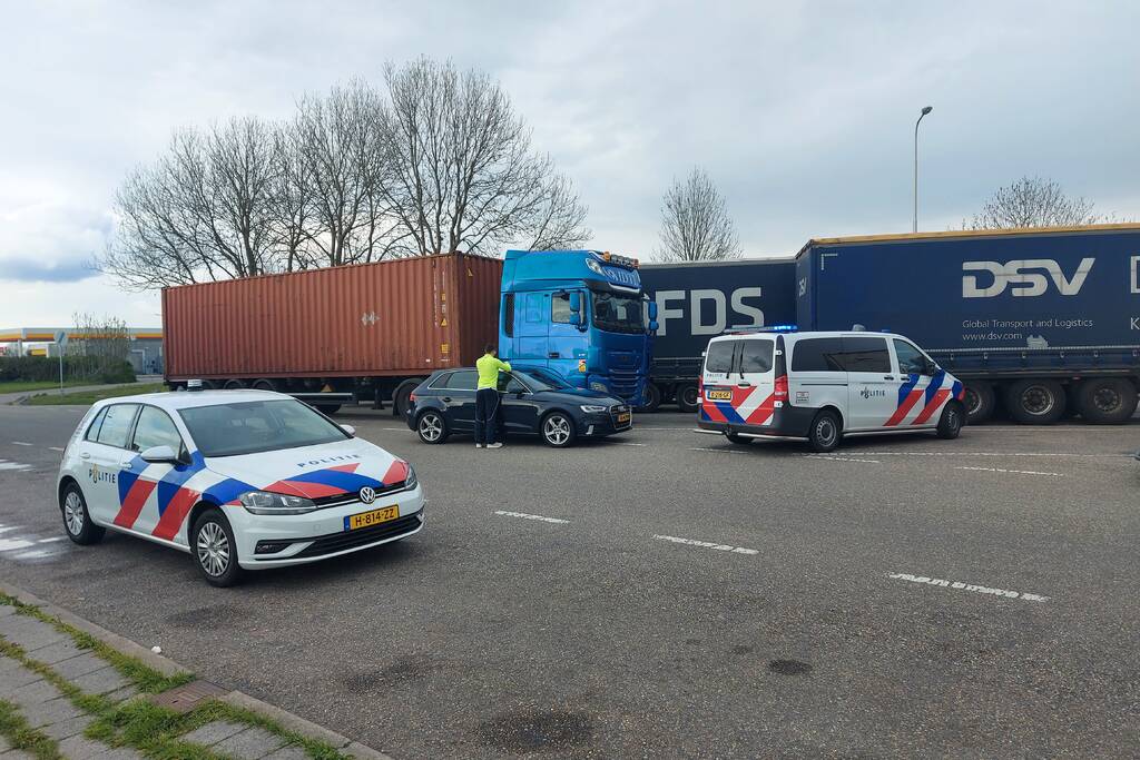 Schade bij ongeval op parkeerplaats van tankstation