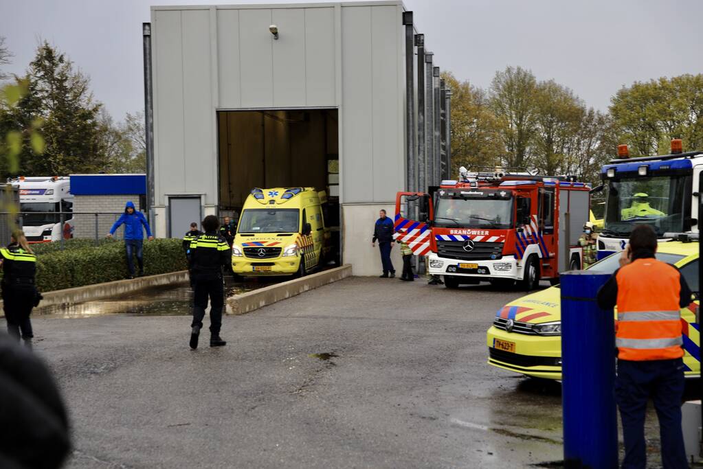 Persoon overleden na ongeval met vrachtwagen