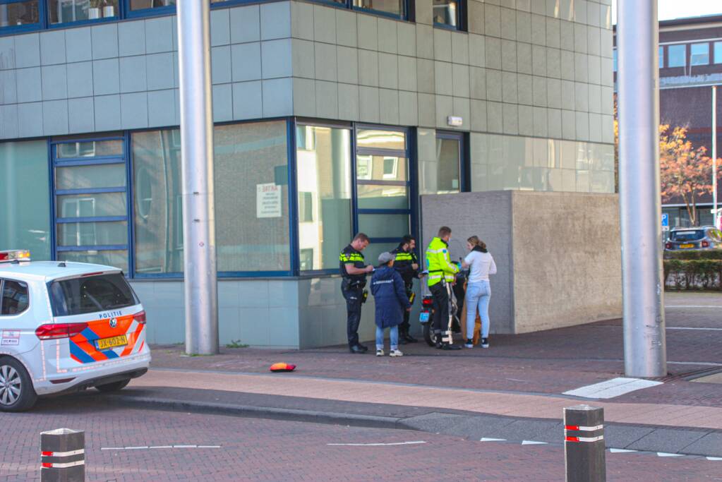 Scooterrijdster gewond na val