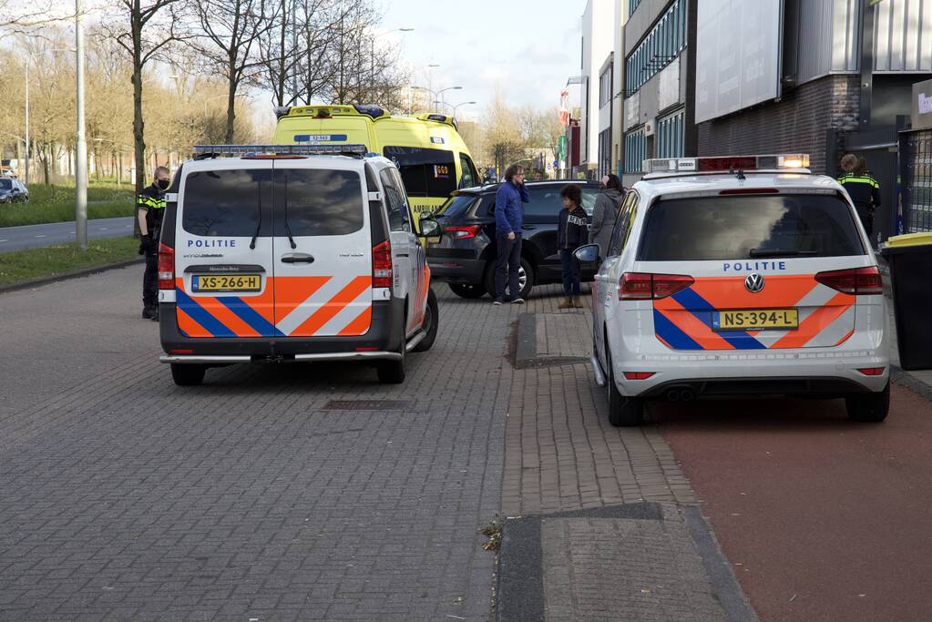 Scooterrijder gewond door botsing met personenauto