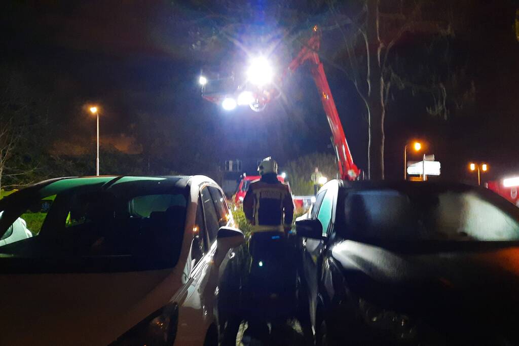 Zoektocht naar gevonden fiets in water