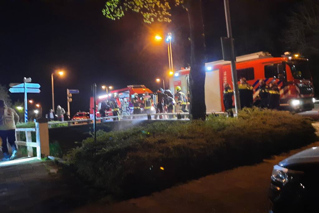 Zoektocht naar gevonden fiets in water