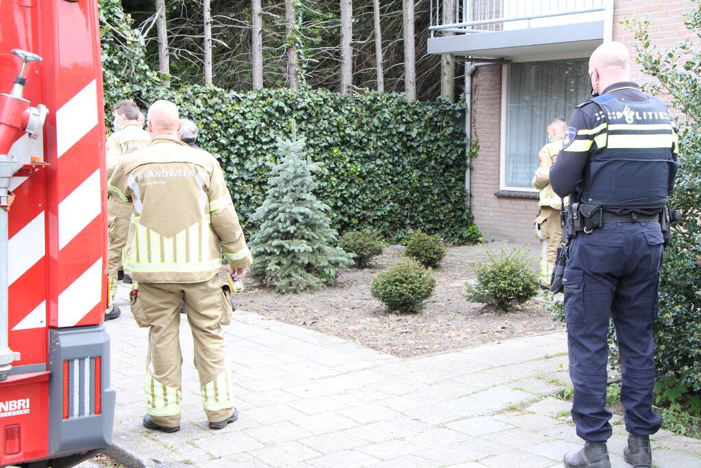 Brandweer doet onderzoek naar vreemde lucht