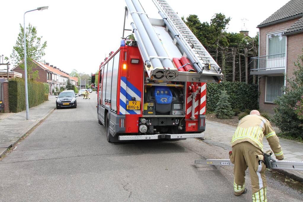 Brandweer doet onderzoek naar vreemde lucht