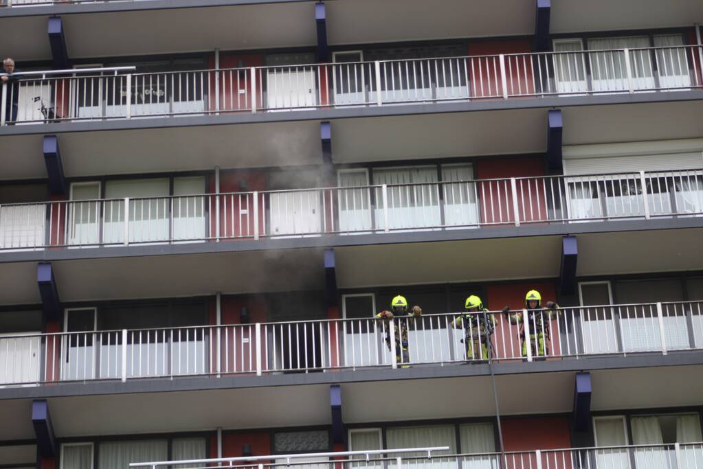 Veel rook bij brand in flat