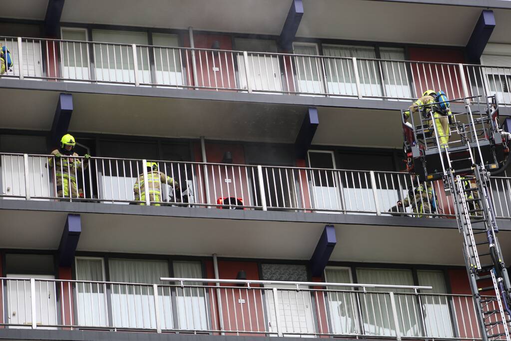 Veel rook bij brand in flat