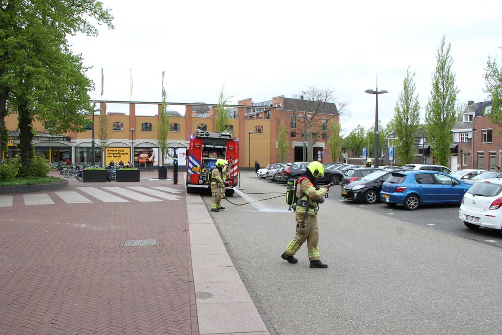 Omgeving ontruimd na lekkage in auto