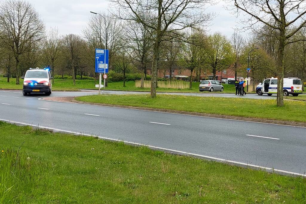 Brandweer doet groot onderzoek door vreemde lucht in riool