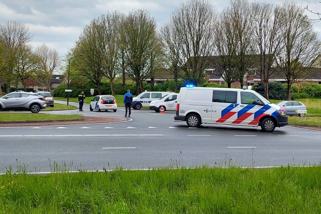 Brandweer doet groot onderzoek door vreemde lucht in riool
