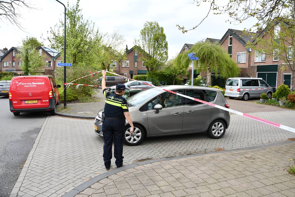 Brandweer druk bezig met doorspoelen van riool