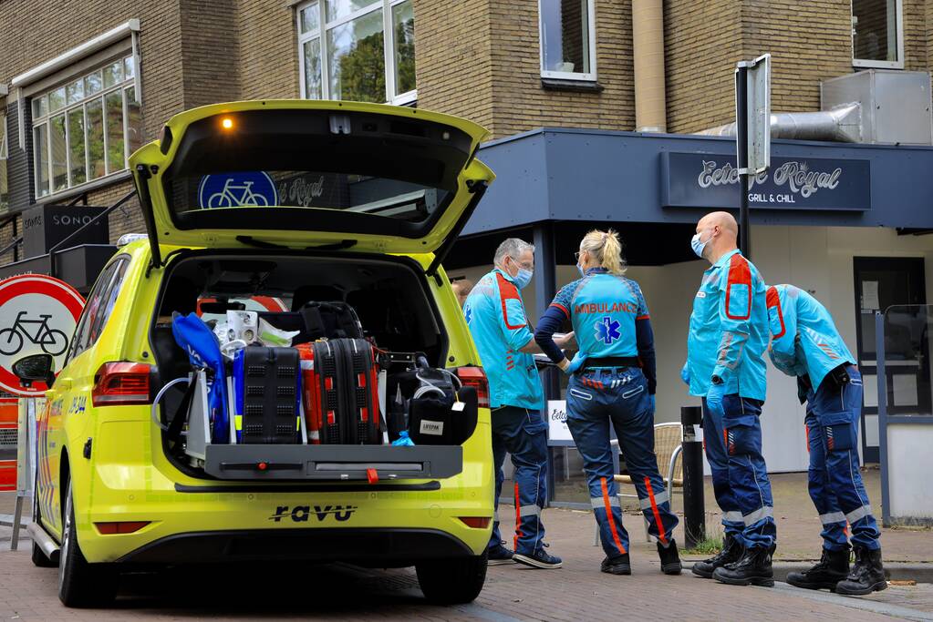 Voetgangster gewond na ongeval met politiewagen