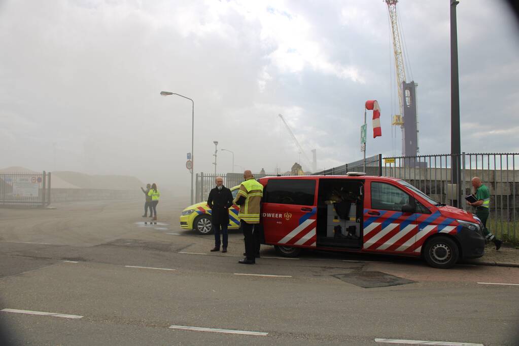 Brand in schroothoop Wilhelminahaven