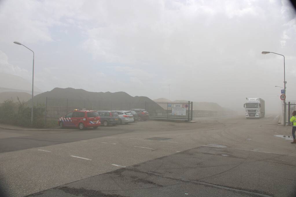 Brand in schroothoop Wilhelminahaven