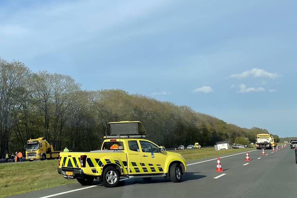 Ravage door botsing tussen twee voertuigen