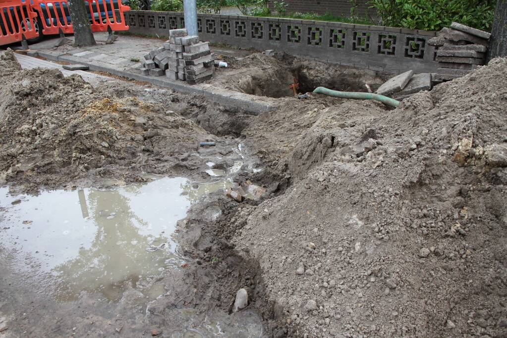 Meerdere woningen zonder water door lekkage