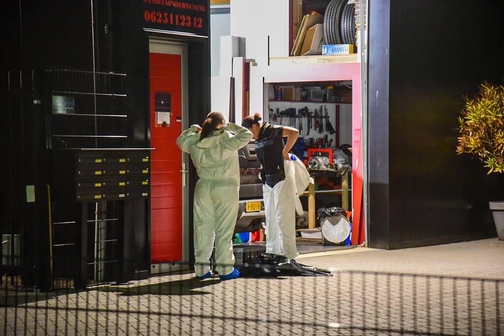 Stoffelijk overschot aangetroffen in autogarage